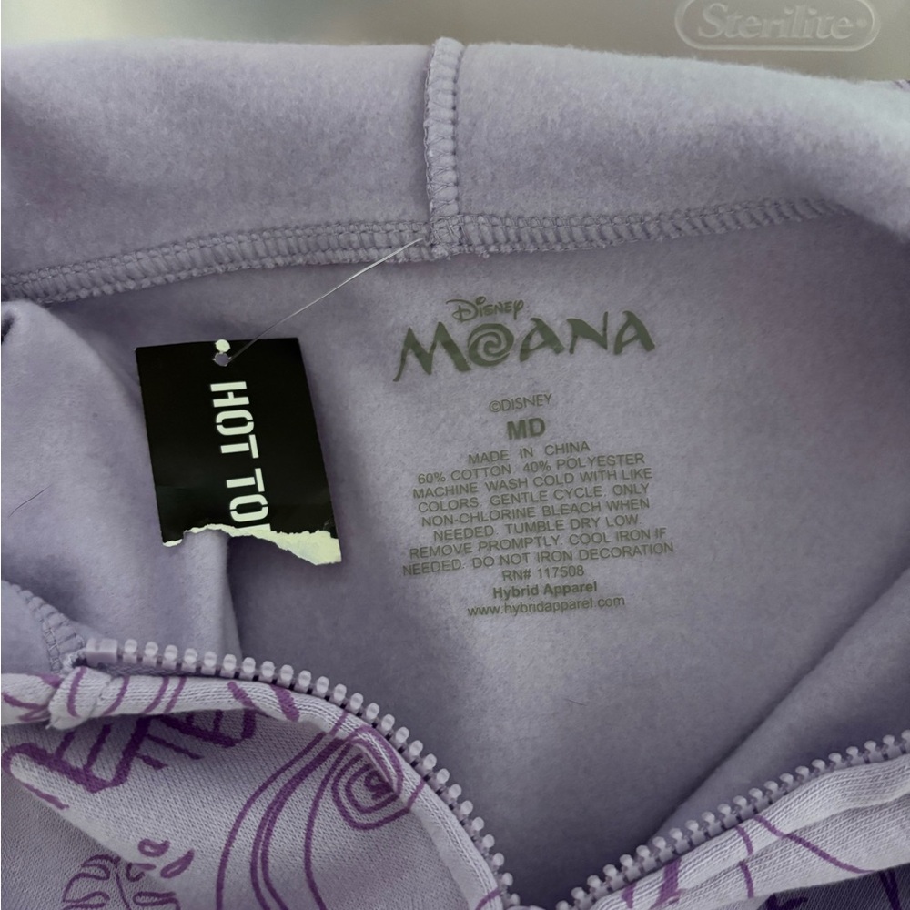 Hot Topic Disney Moana Lavender Graphic Zip Hoodie Size M NWT - Picture 3 of 5